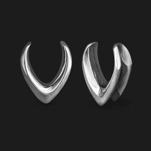Valka Saddle Plug Hangers in Silver